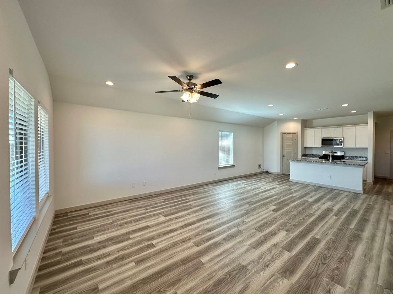 2328 149th St - Photo 3 of 19