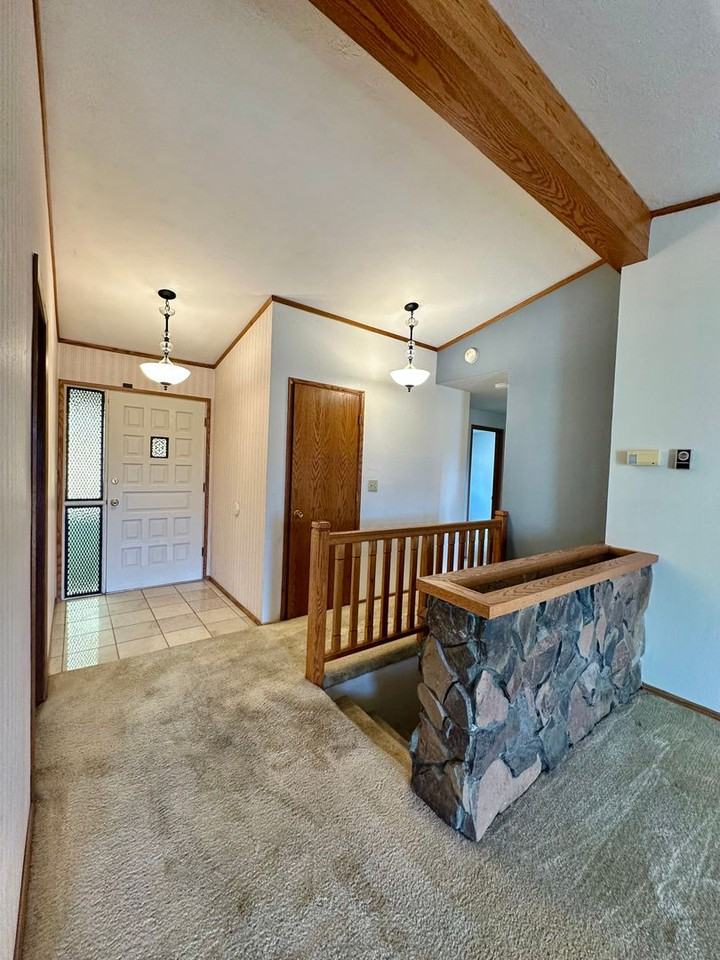 1409 Nw Portland Ave - Photo 5 of 26