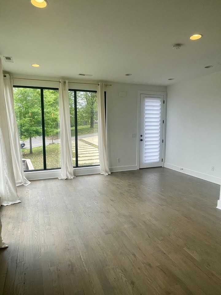 233 Riverside Dr - Photo 3 of 24