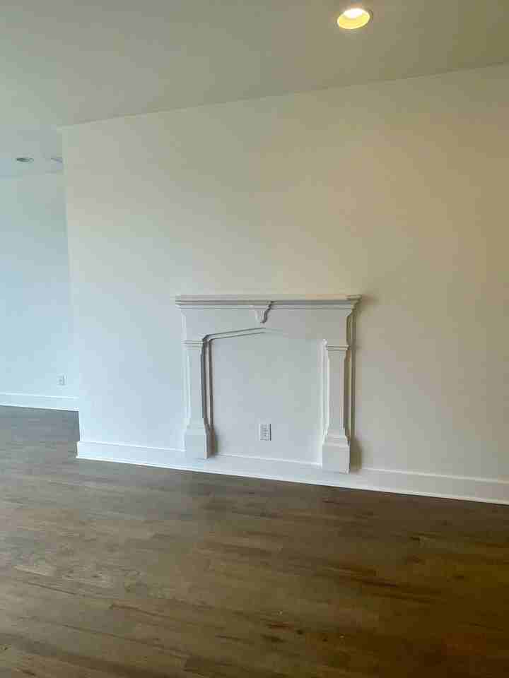 233 Riverside Dr - Photo 4 of 24