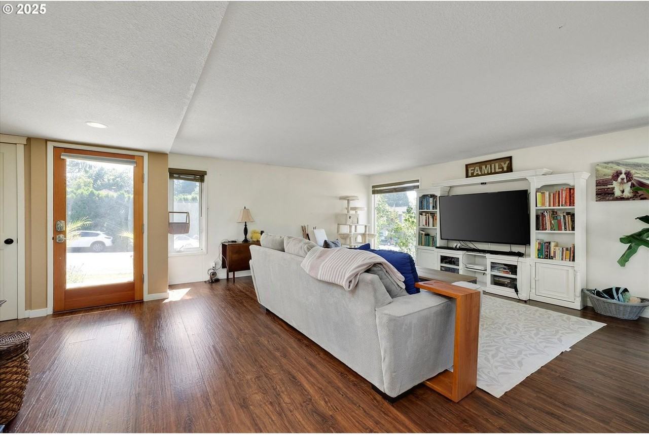 13970 Sw Bull Mountain Rd - Photo 5 of 31