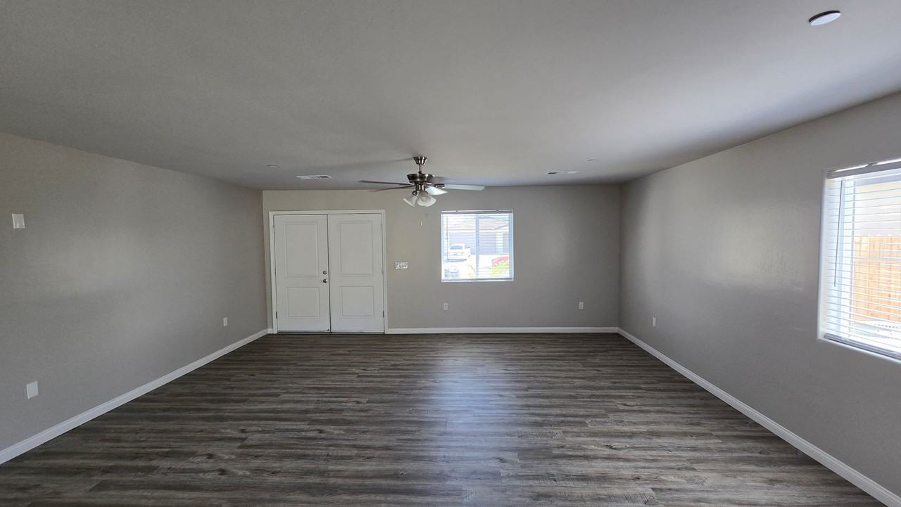 1837 Walnut Dr - Photo 3 of 36