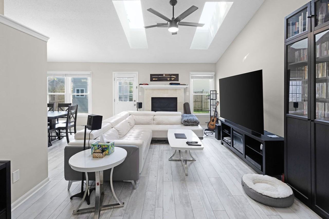 1333 Graylyn Ct - Photo 3 of 14