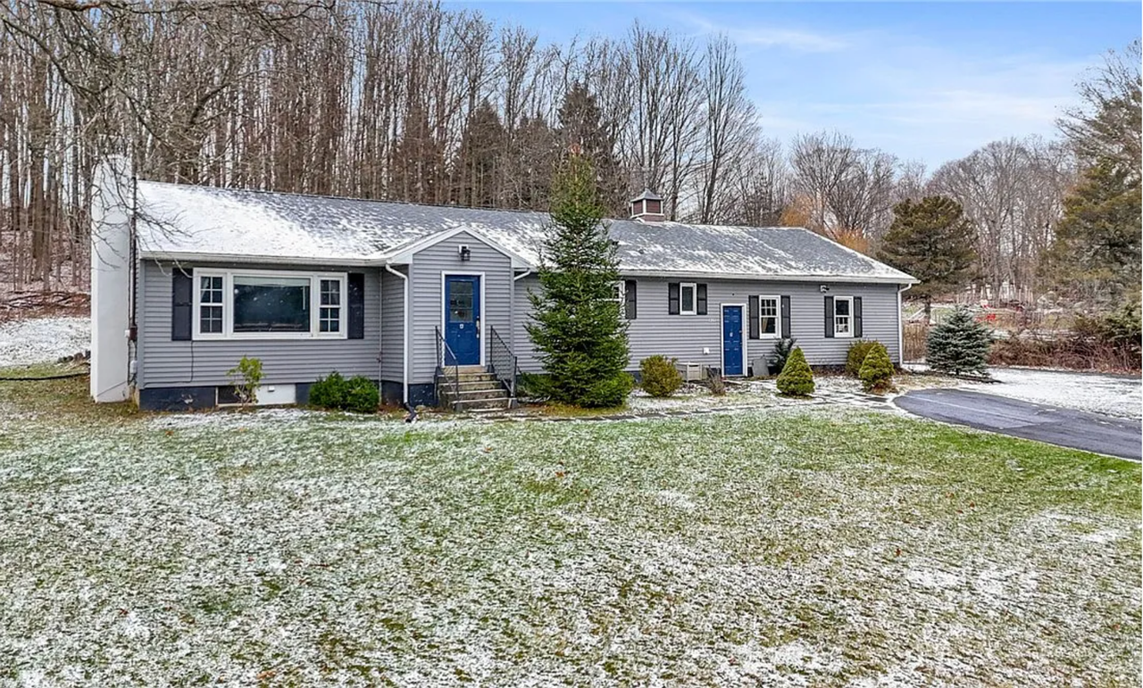 628 Coddington Rd - Photo 4 of 14