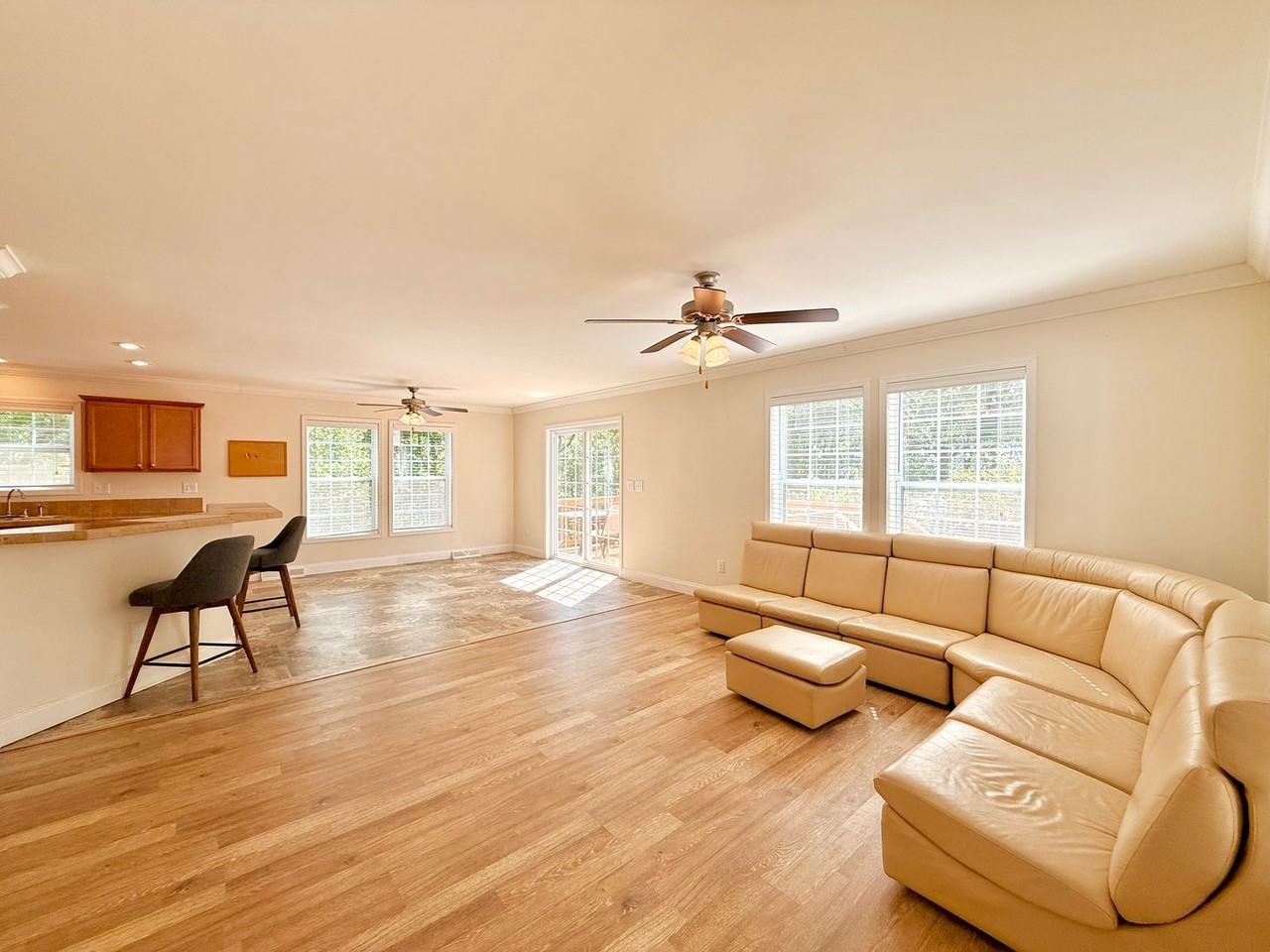 201 Lost Forest Rd - Photo 2 of 34