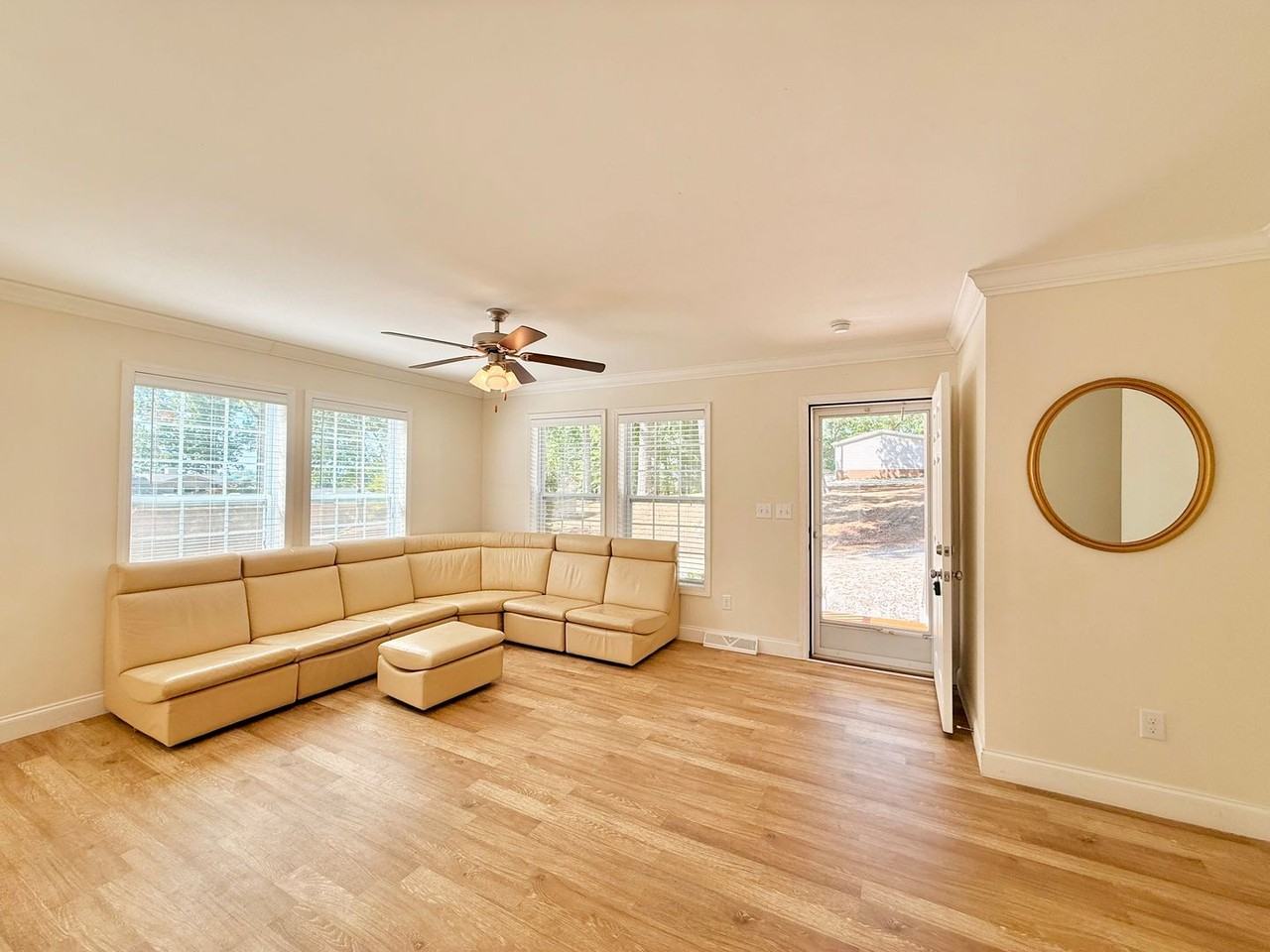 201 Lost Forest Rd - Photo 3 of 34