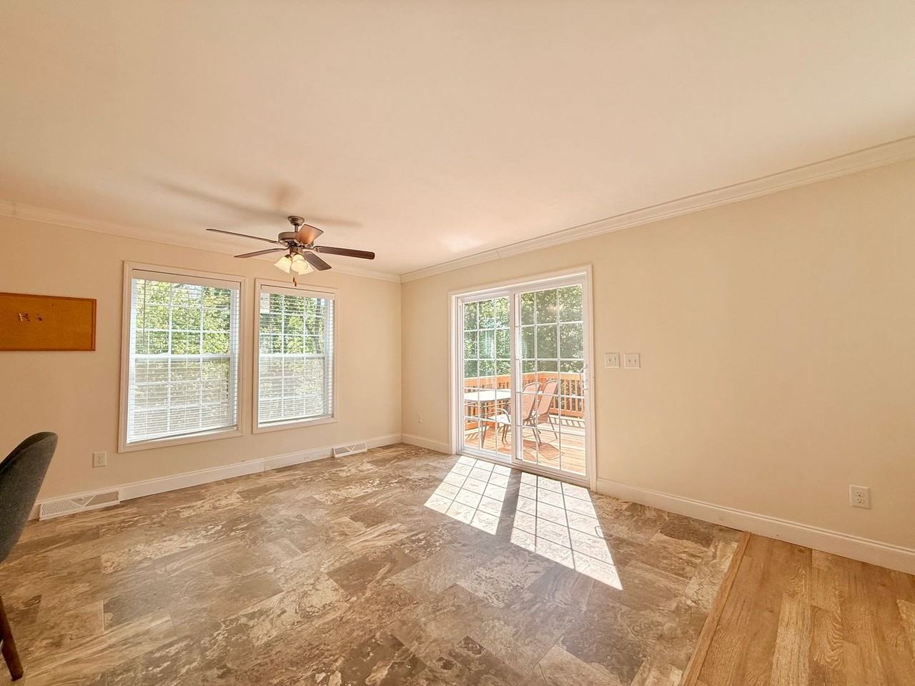 201 Lost Forest Rd - Photo 4 of 34