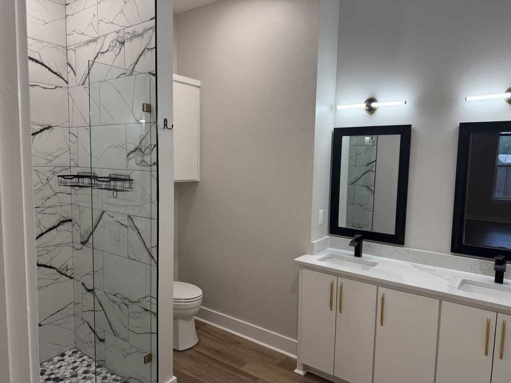 1903 Greenleaf St - Photo 5 of 13