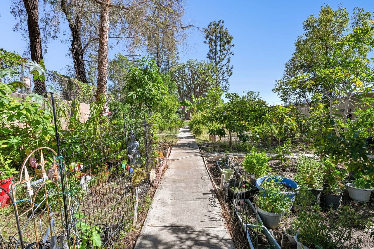 Sunnyside Senior Apartments - Photo 4 of 21