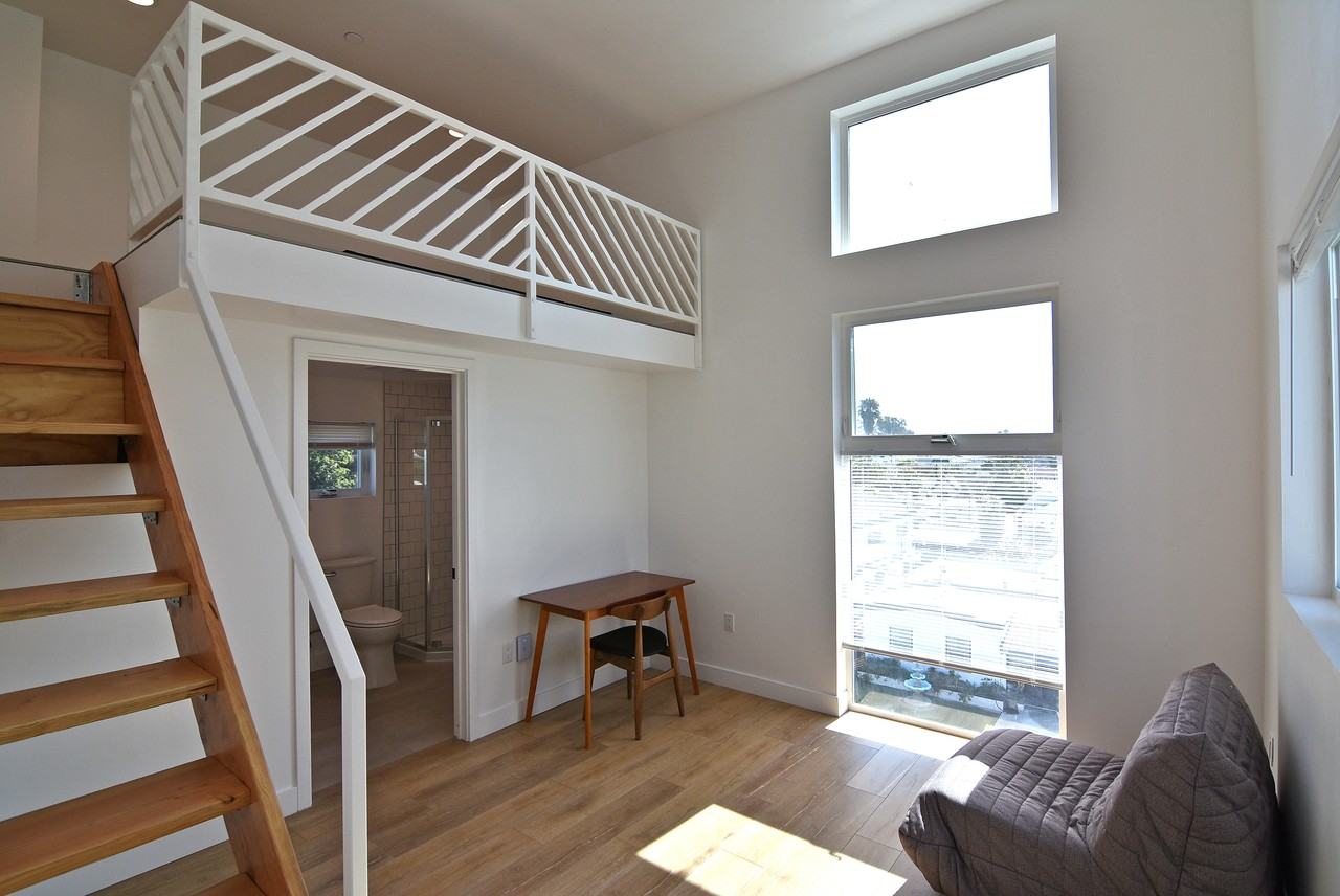 2533 S Curson Ave #3H - Photo 5 of 21