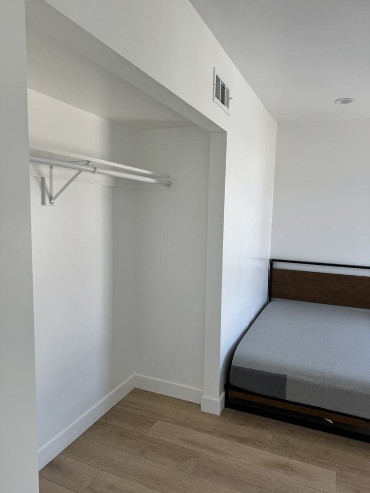 2533 S Curson Ave #3H - Photo 2 of 21