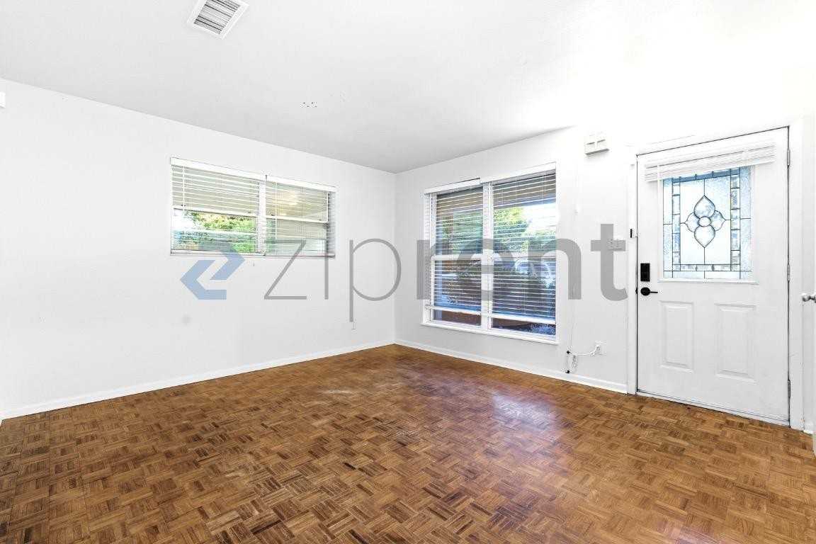 918 Montclair Rd - Photo 4 of 23