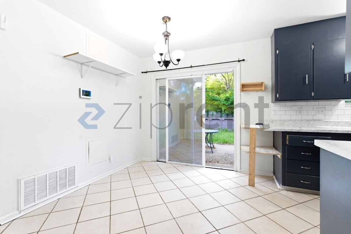 918 Montclair Rd - Photo 5 of 23