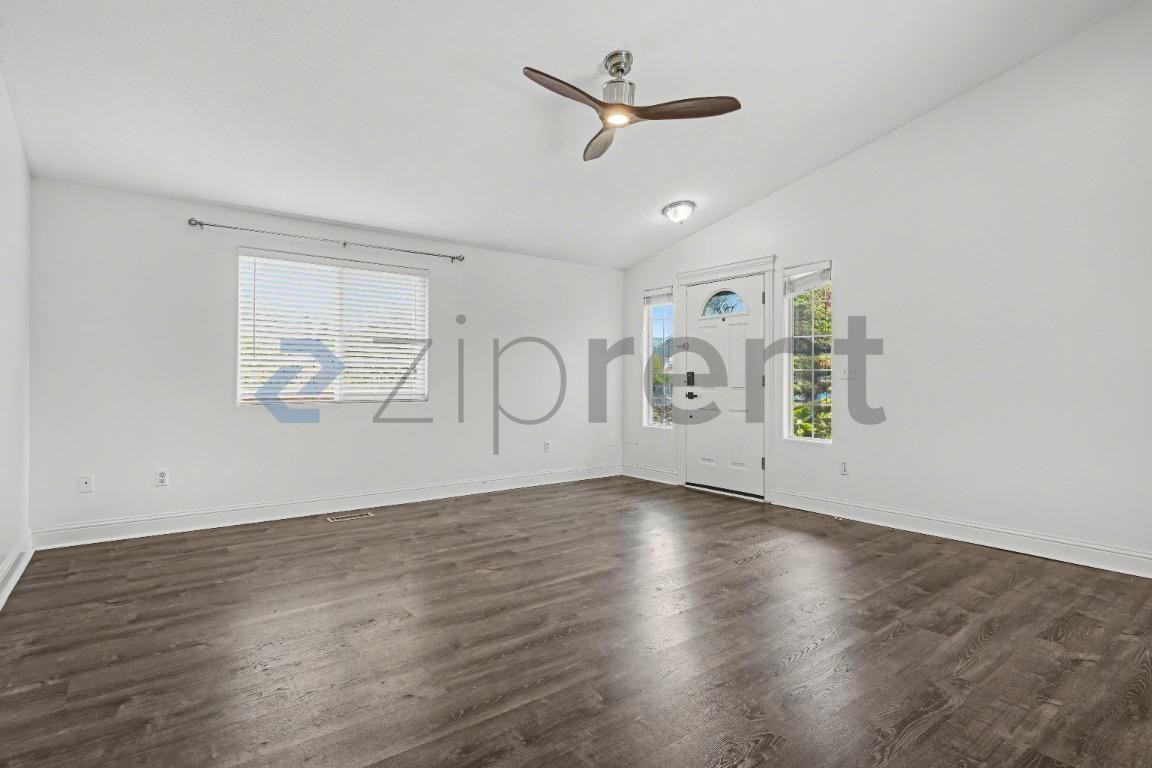 4528 Ne 123rd Ave - Photo 7 of 20