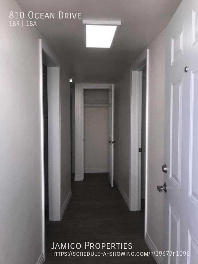 810 Ocean Dr - Photo 3 of 27