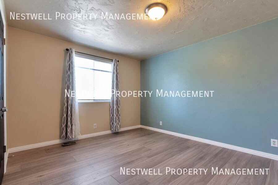 5676 S 3525 W - Photo 7 of 20