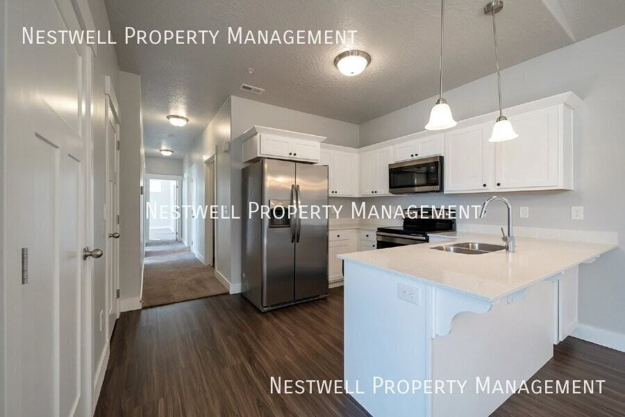 762 N 260 W - Photo 4 of 20