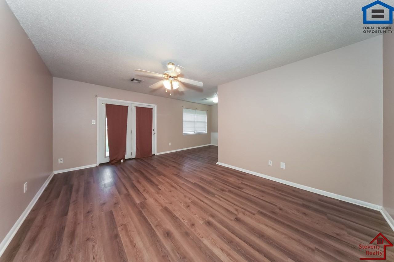 119 Se Surrey Ln - Photo 4 of 11