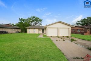 featured image of 119 Se Surrey Ln