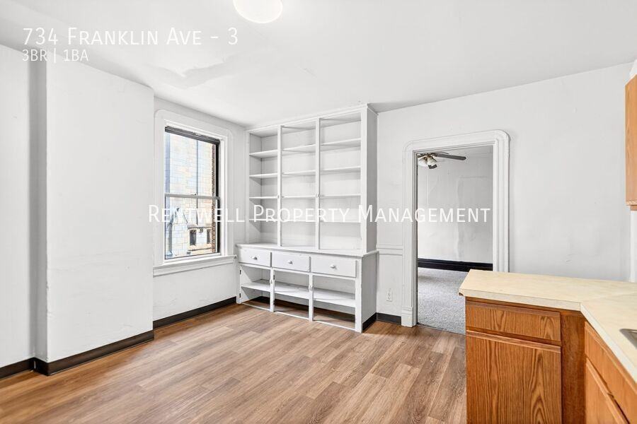 734 Franklin Ave #3 - Photo 4 of 34