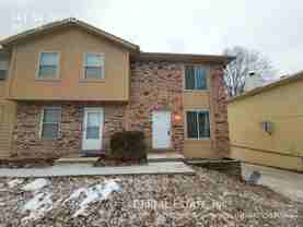 341 Ne Highland Ln - Photo 1 of 1