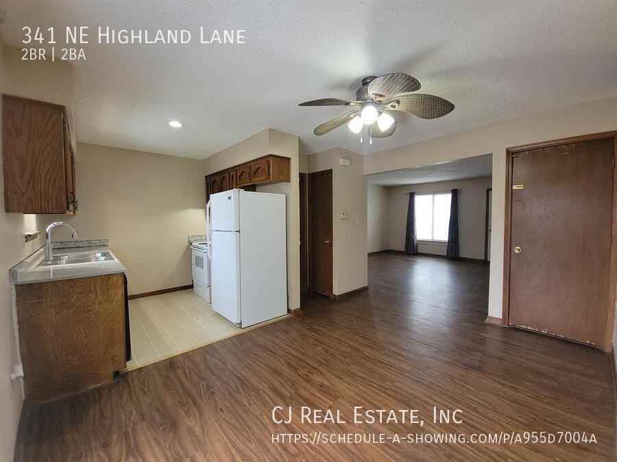 341 Ne Highland Ln - Photo 4 of 10