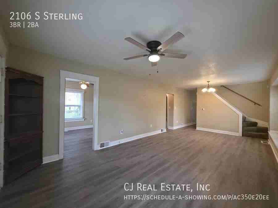 2106 S Sterling Ave - Photo 3 of 11
