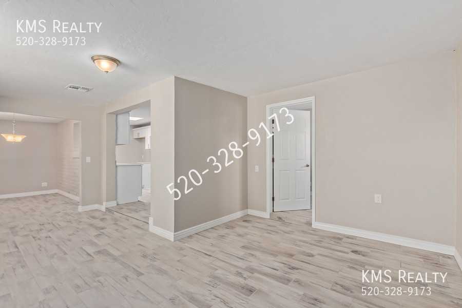 4539 S Camino Barrera - Photo 6 of 20