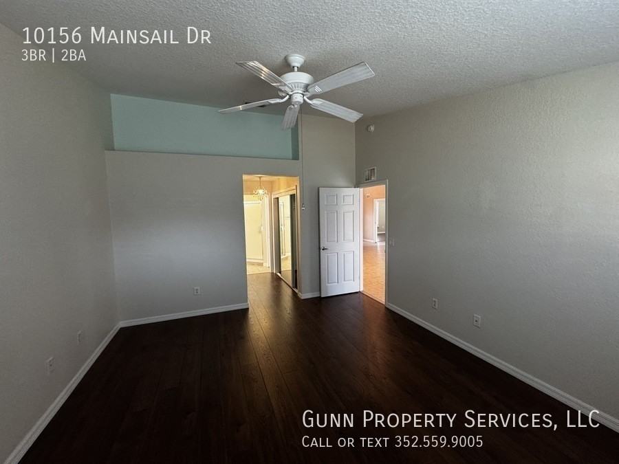 10156 Mainsail Dr - Photo 3 of 8