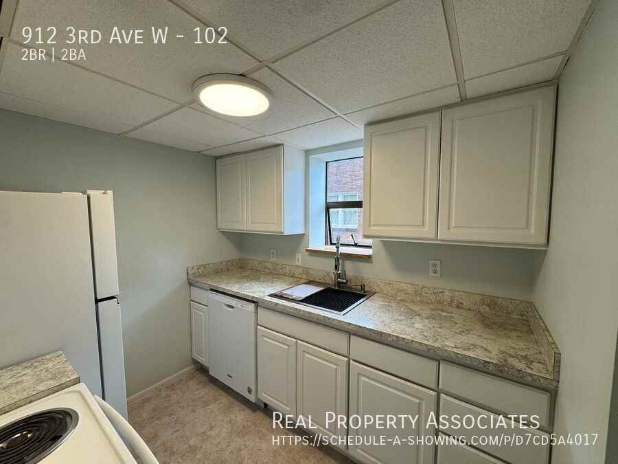 912 3rd Ave W #102 - Photo 5 of 16