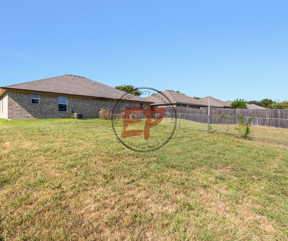 1623 Yuma Trl #A - Photo 2 of 7
