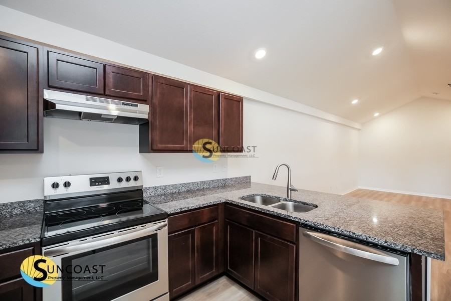 3817 Sw 8th Ct - Photo 7 of 17