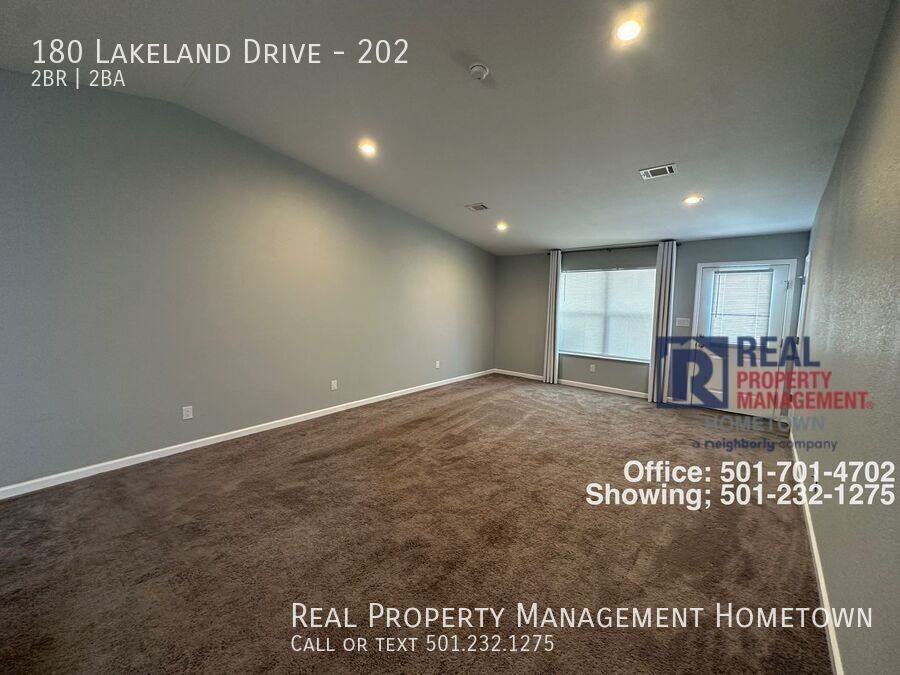 180 Lakeland Dr #202 - Photo 2 of 12