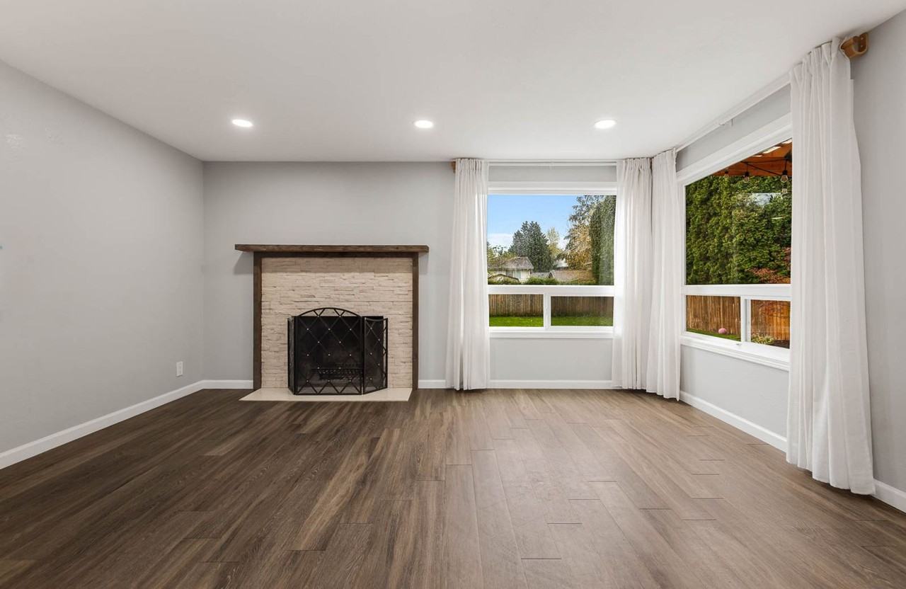 923 N 100th St - Photo 2 of 20