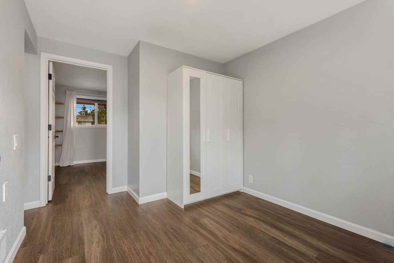 923 N 100th St - Photo 7 of 20