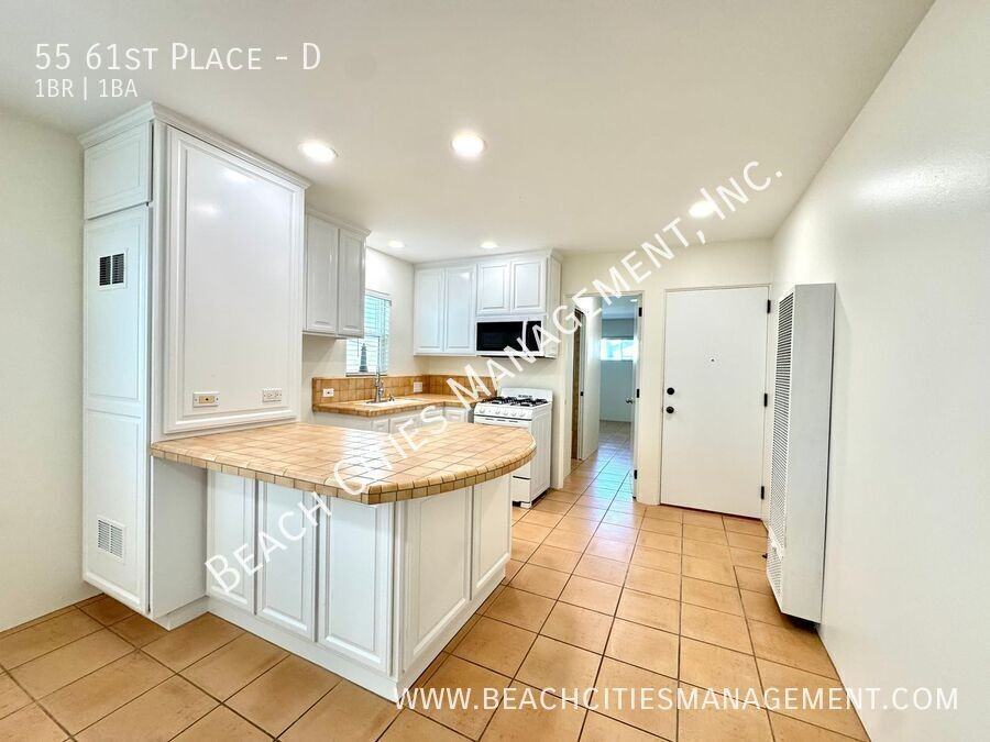 55 61st Pl #D - Photo 6 of 16