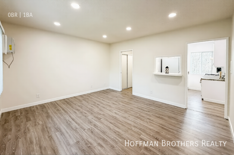 15546 Vanowen St #9 - Photo 2 of 3