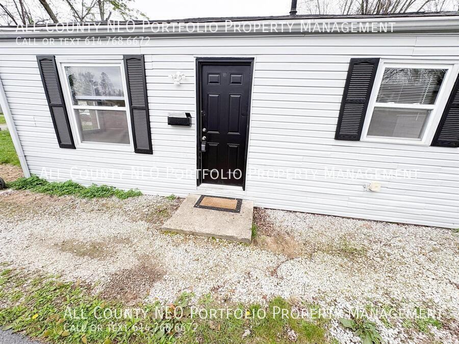 857 S Waverly St - Photo 2 of 22