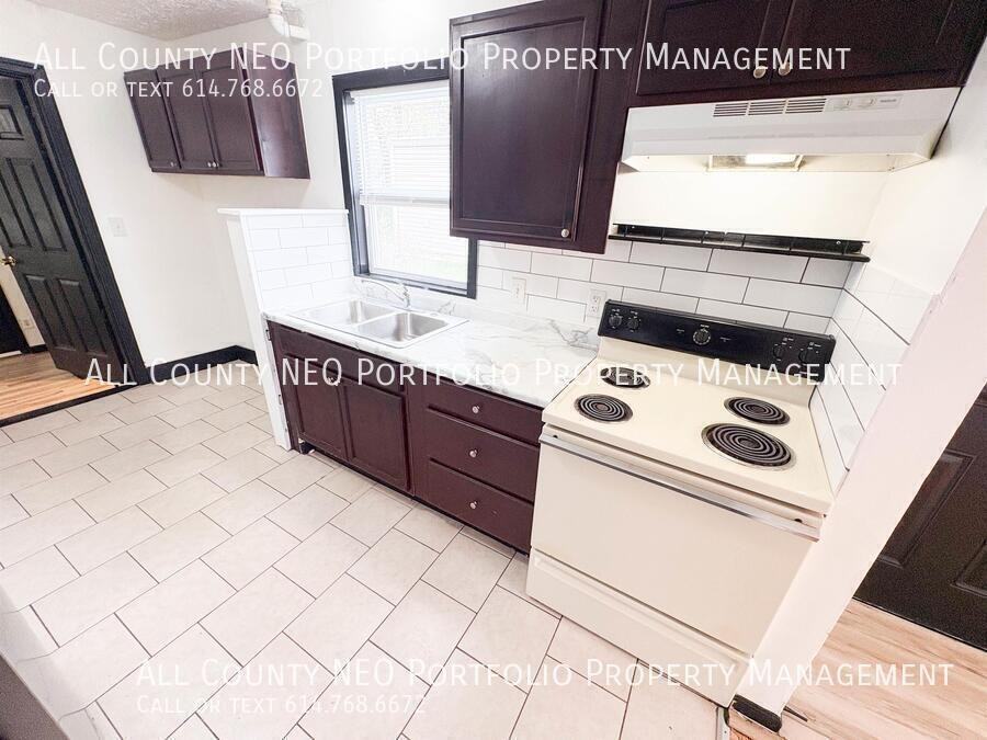 857 S Waverly St - Photo 6 of 22