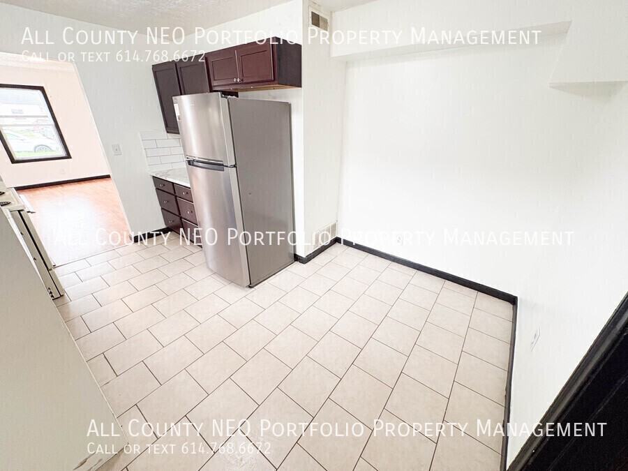 857 S Waverly St - Photo 7 of 22