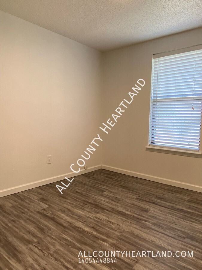 1809 Se 12th St - Photo 7 of 12