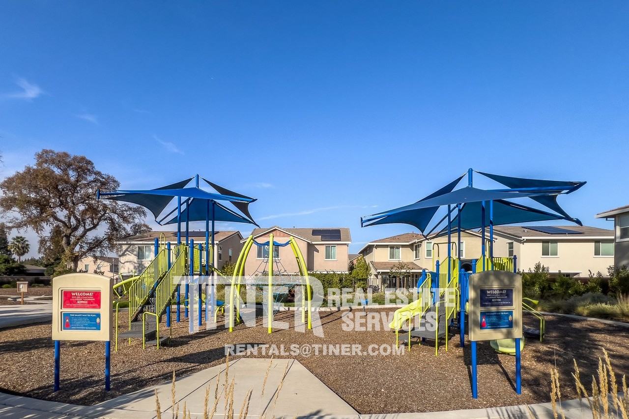 8425 Amber Valley Ln - Photo 7 of 45