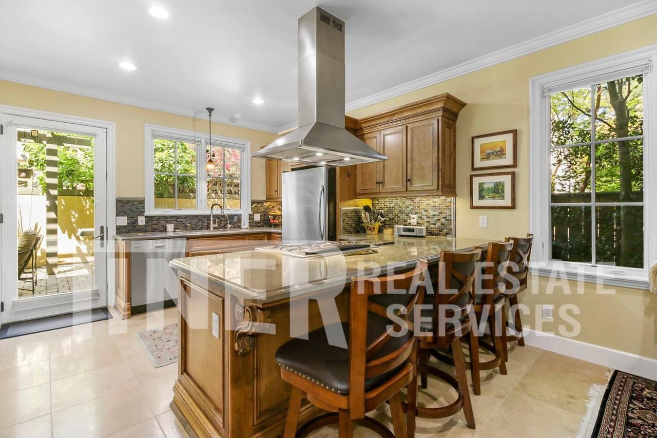 4811 M St - Photo 4 of 50