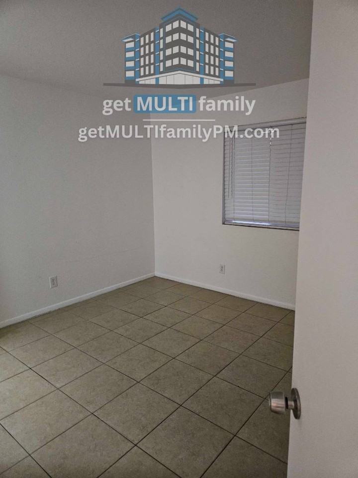 1925 E Hayden Ln #213 - Photo 4 of 7