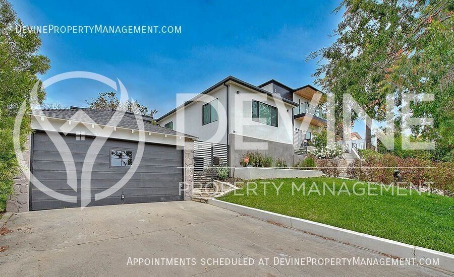 3026 Greenfield Ave - Photo 2 of 46