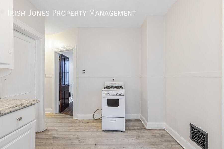 104 Grote St - Photo 3 of 12