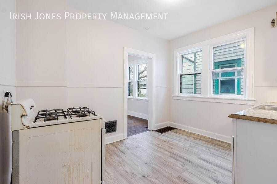 104 Grote St - Photo 4 of 12
