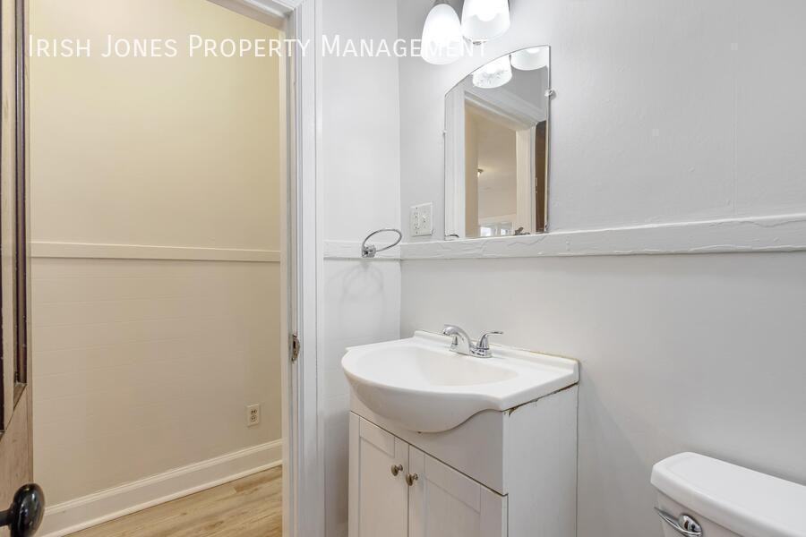 104 Grote St - Photo 7 of 12