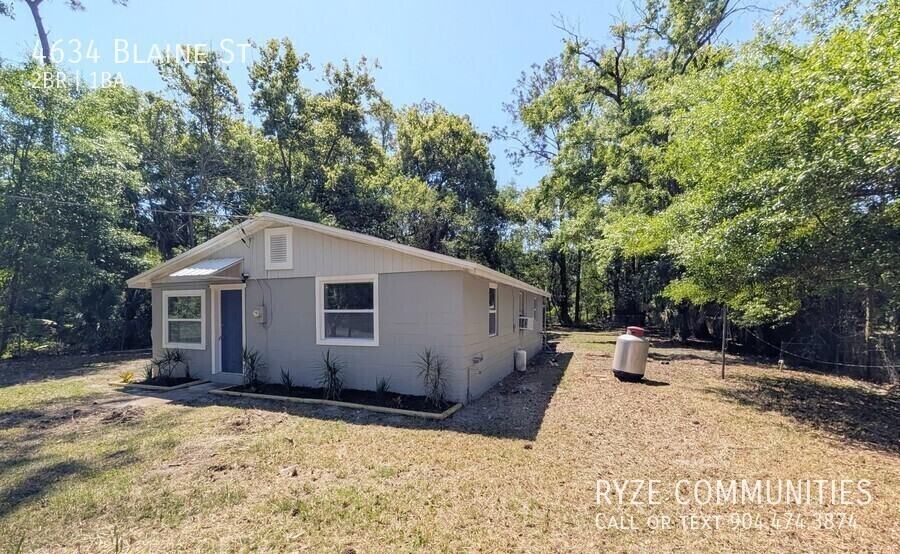 4634 Blaine St - Photo 5 of 21