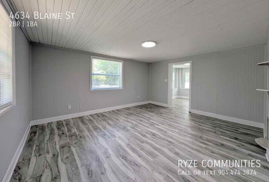 4634 Blaine St - Photo 7 of 21